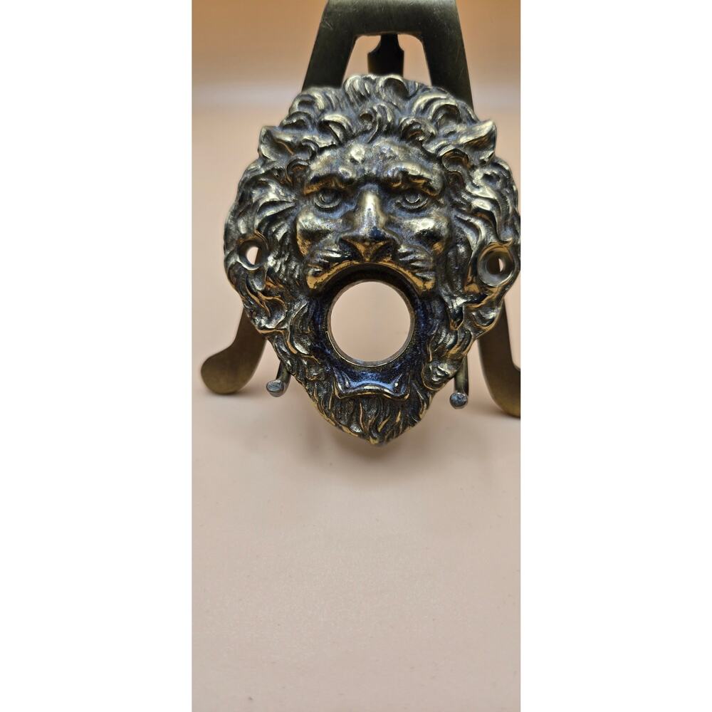 VTG WL636 Brass Lion Doorbell or Peephole Cover Pre-Loved - Picture 3 of 8